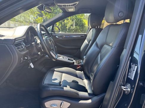 Used 2021 Porsche Macan AWD/4WD image 23