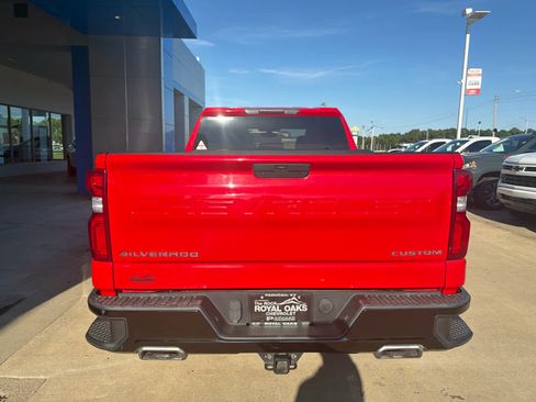 Used 2020 Chevrolet Silverado 1500 Custom Trail Boss w/ Custom Convenience Package AWD/4WD image 4