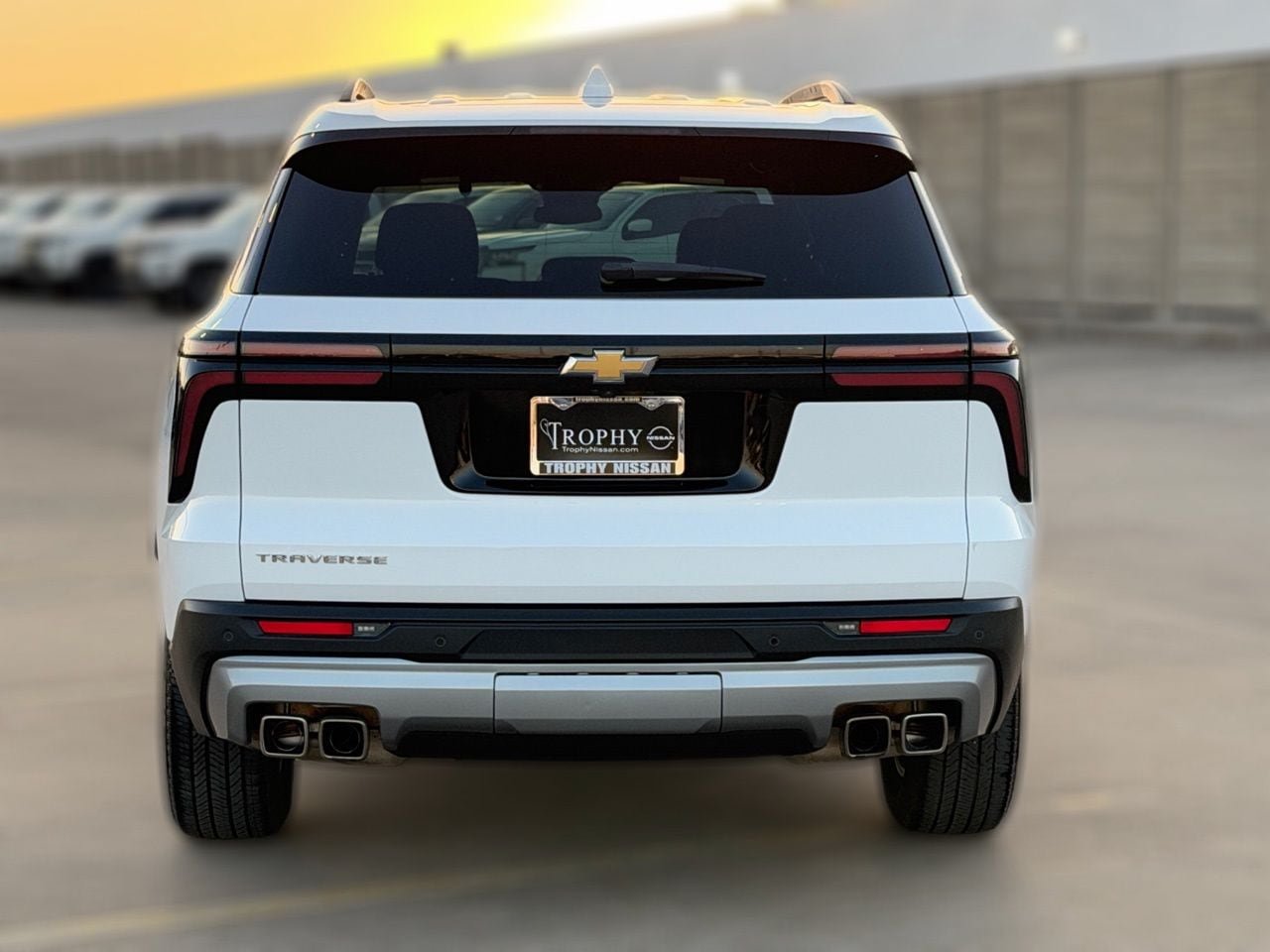 Used 2025 Chevrolet Traverse LT FWD image 7