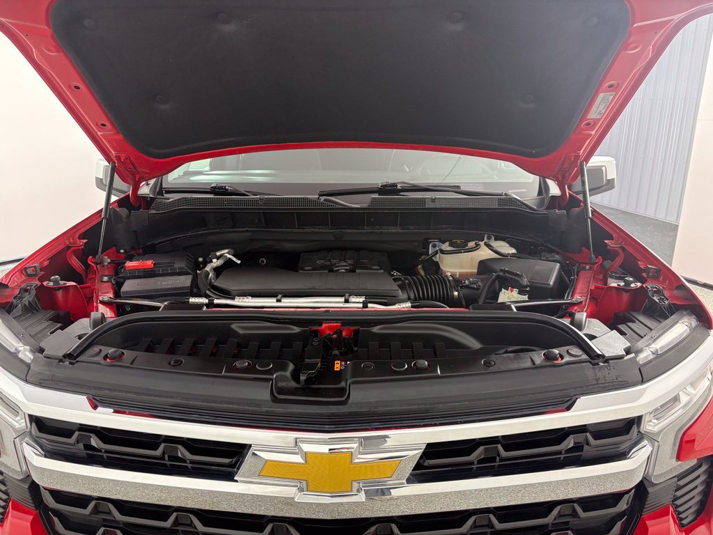 Used 2024 Chevrolet Silverado 1500 LT AWD/4WD image 28