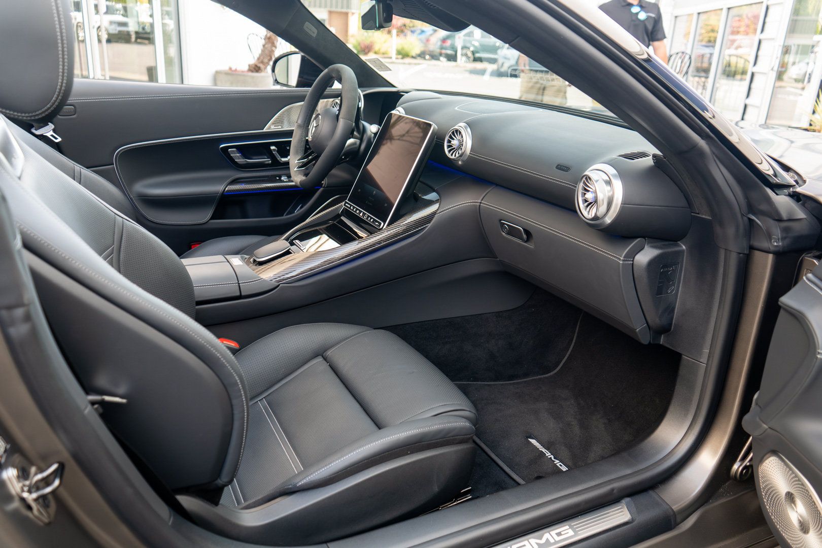 Used 2023 Mercedes-Benz SL 63 AMG 4MATIC image 31