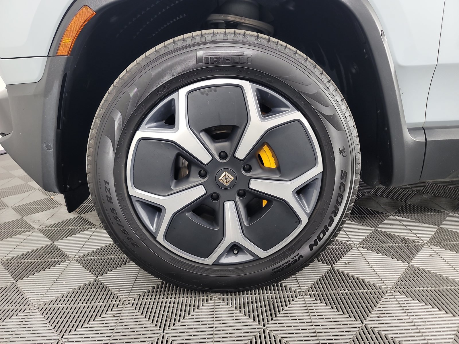 Used 2023 Rivian R1S Adventure Quad AWD/4WD image 9