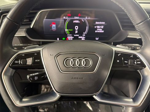 Used 2024 Audi Q8 e-tron Premium Plus AWD/4WD image 23