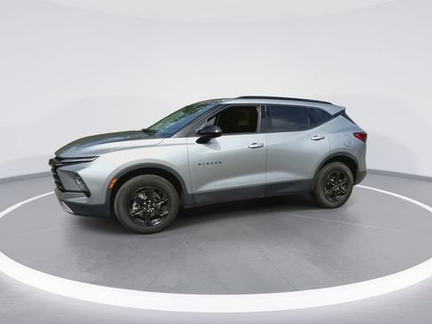 Used 2023 Chevrolet Blazer LT w/ Convenience Package FWD image 6