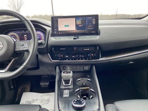 Used 2024 Nissan Rogue SL image 26