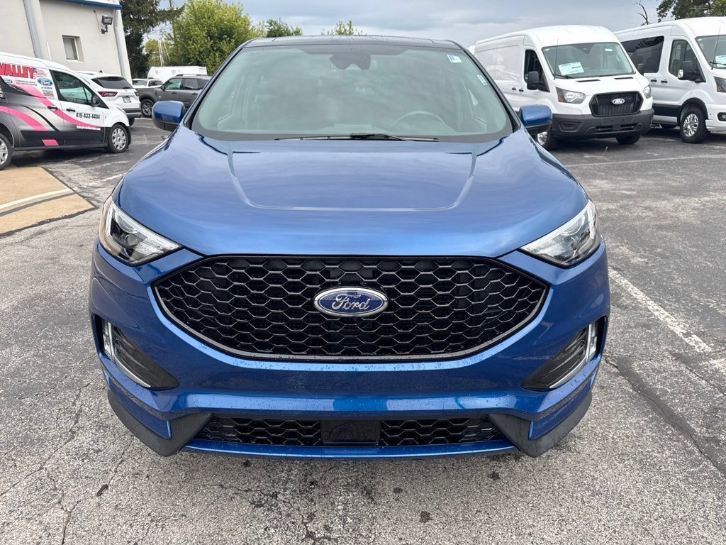 Certified 2023 Ford Edge ST-Line w/ Class II Trailer Tow Package AWD/4WD image 9