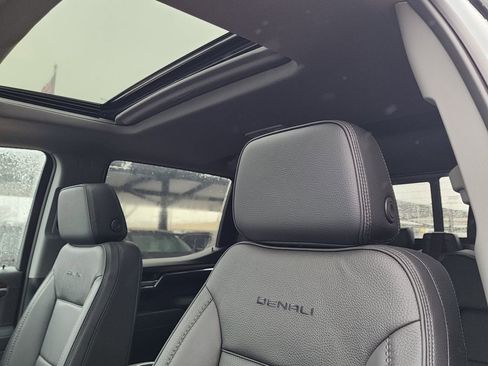 New 2026 GMC Sierra 1500 Denali w/ Denali Reserve Package image 17