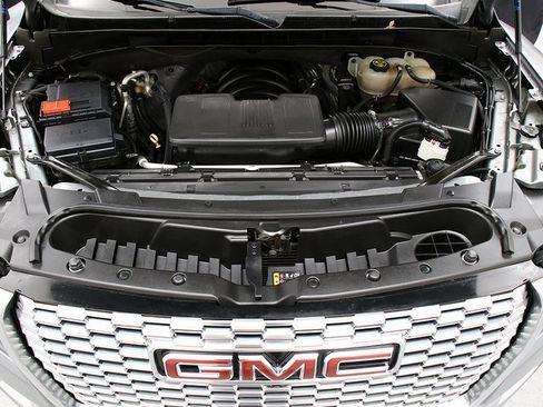 Used 2023 GMC Yukon XL Denali image 33