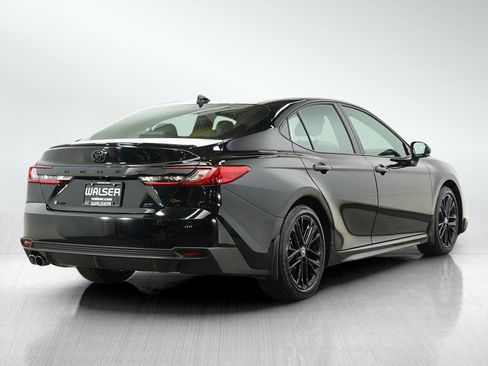 Used 2025 Toyota Camry SE w/ Multimedia Upgrade Package FWD image 5