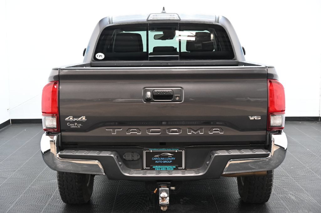 Used 2018 Toyota Tacoma SR5 AWD/4WD image 4