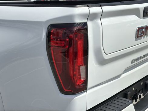 Used 2022 GMC Sierra 1500 Denali AWD/4WD image 7