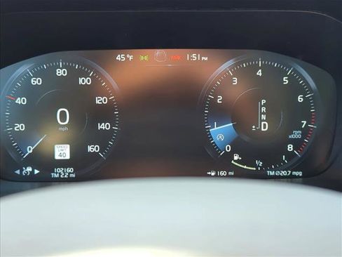 Used 2017 Volvo XC90 T6 Momentum w/ Vision Package image 9