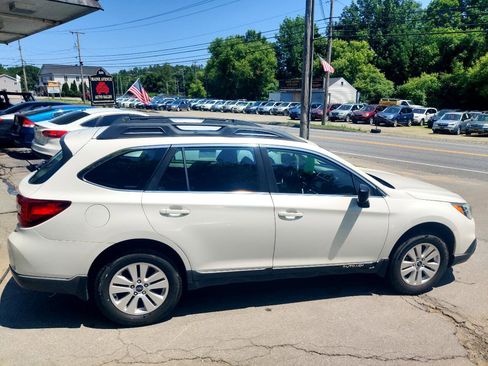 Used 2017 Subaru Outback 2.5i image 7