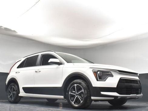 Used 2025 Kia Niro EX FWD image 37