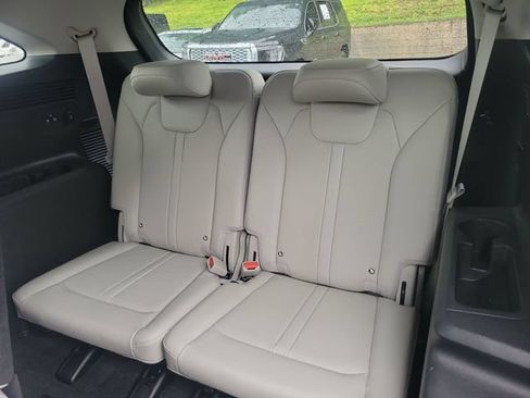 Used 2025 Kia Sorento S FWD image 22