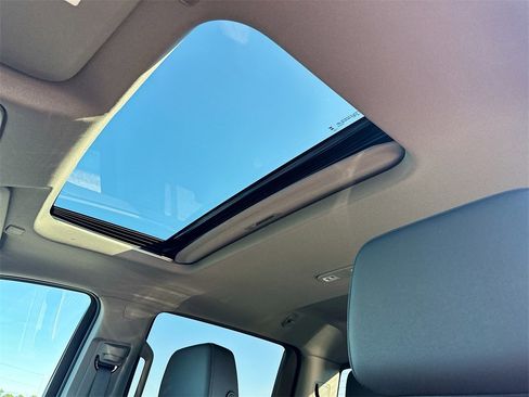 Used 2025 Chevrolet Silverado 1500 LT Trail Boss w/ Convenience Package II image 11