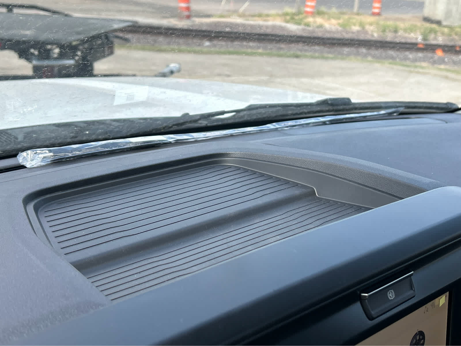 New 2025 Ford F550 4x4 Regular Cab Super Duty image 32