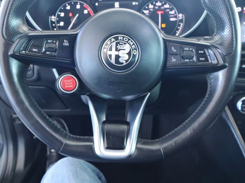 Used 2020 Alfa Romeo Giulia w/ Nero Edizione image 21