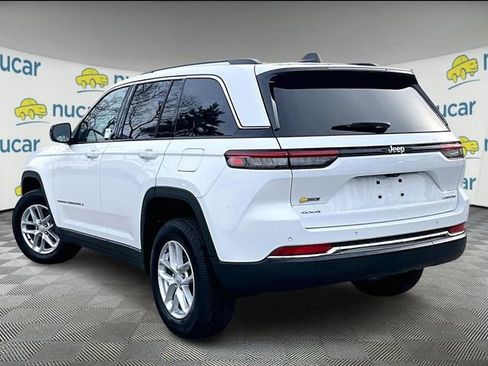 Used 2024 Jeep Grand Cherokee Laredo X image 2