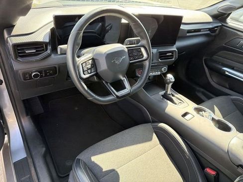 Used 2025 Ford Mustang Convertible RWD image 6