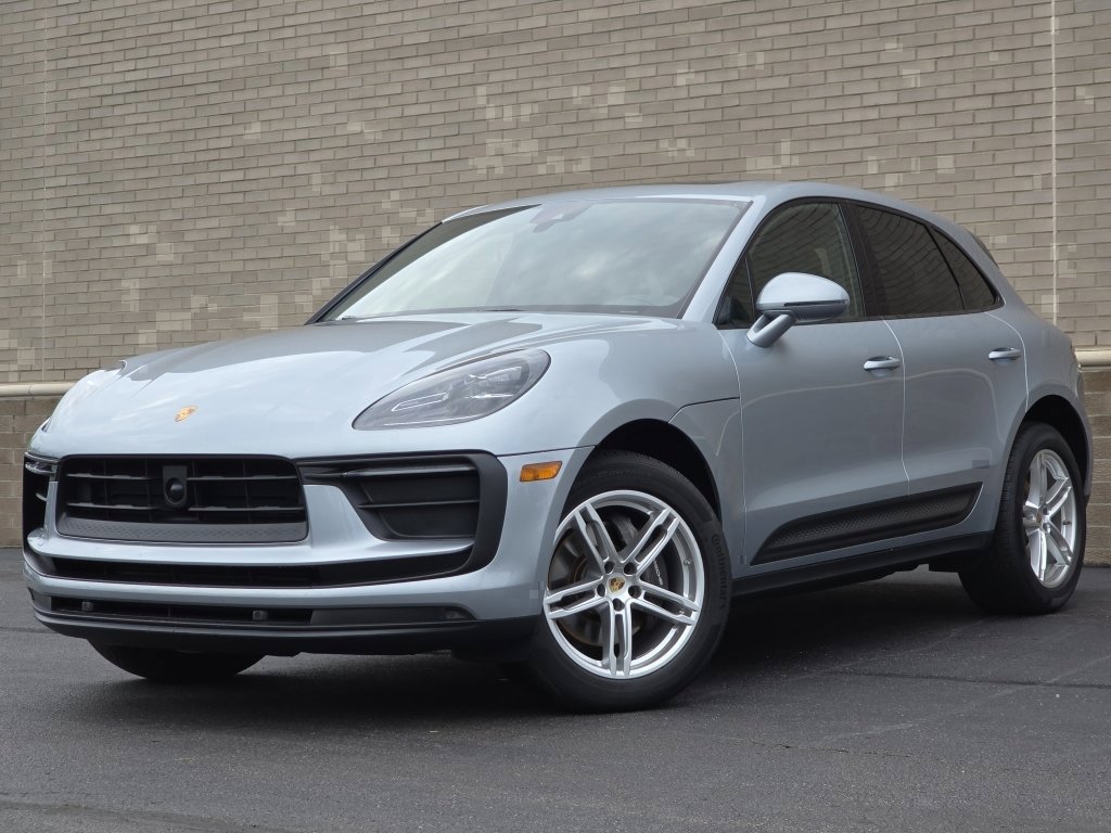 Certified 2024 Porsche Macan AWD/4WD image 1