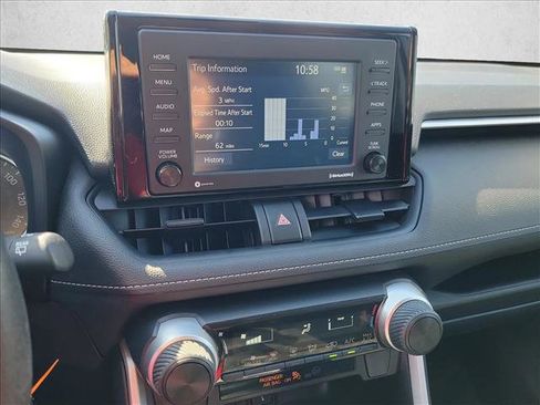 Used 2021 Toyota RAV4 LE image 19