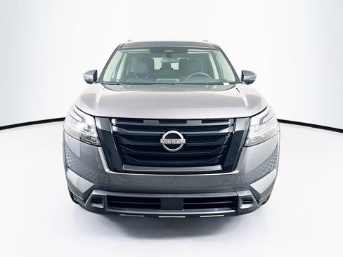 Used 2022 Nissan Pathfinder SV w/ SV Black Package FWD image 3