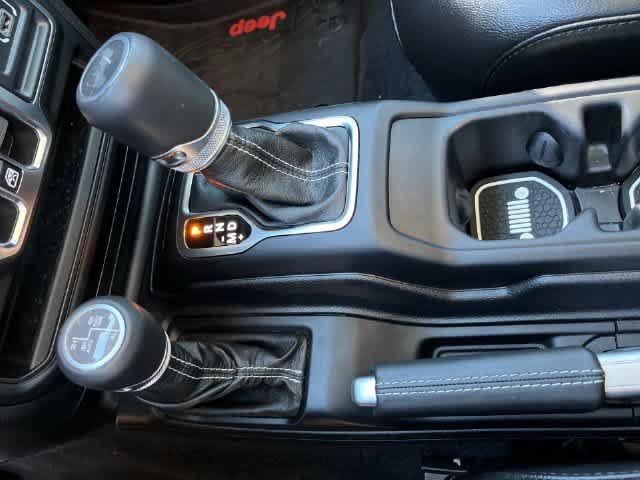Used 2021 Jeep Wrangler Unlimited Sahara w/ Cold Weather Group AWD/4WD image 28