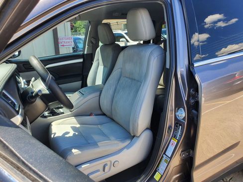Used 2019 Toyota Highlander Plus image 29