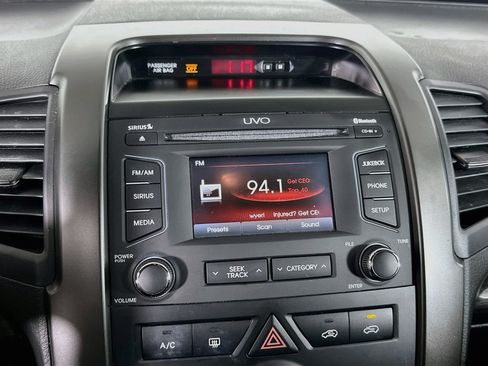 Used 2013 Kia Sorento LX w/ Convenience Pkg FWD image 19