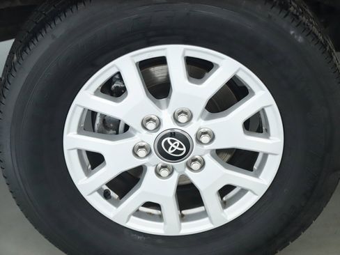 Used 2024 Toyota Tacoma SR image 12