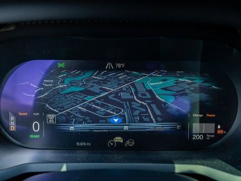 Used 2022 Polestar Polestar 2 w/ Performance Package image 17