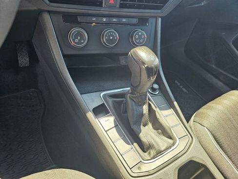 Used 2022 Volkswagen Jetta Sport FWD image 29