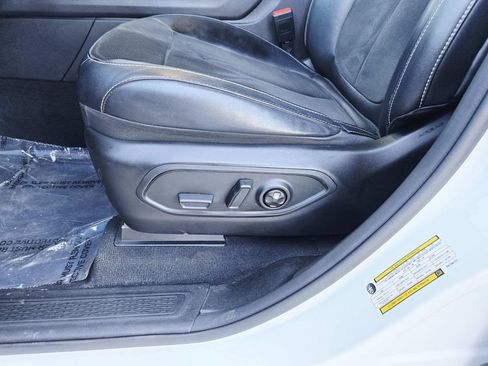 Used 2023 Jeep Grand Cherokee Altitude image 35