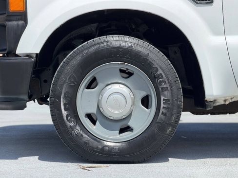 Used 2008 Ford F250 XL RWD image 4