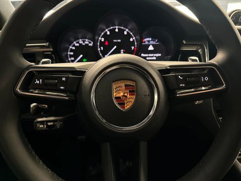 Certified 2025 Porsche Macan AWD/4WD image 25