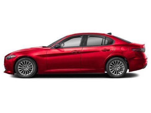 Used 2024 Alfa Romeo Giulia Veloce image 2