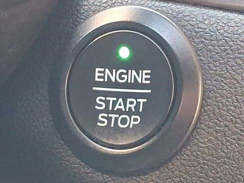 Used 2020 Ford Escape Titanium image 25