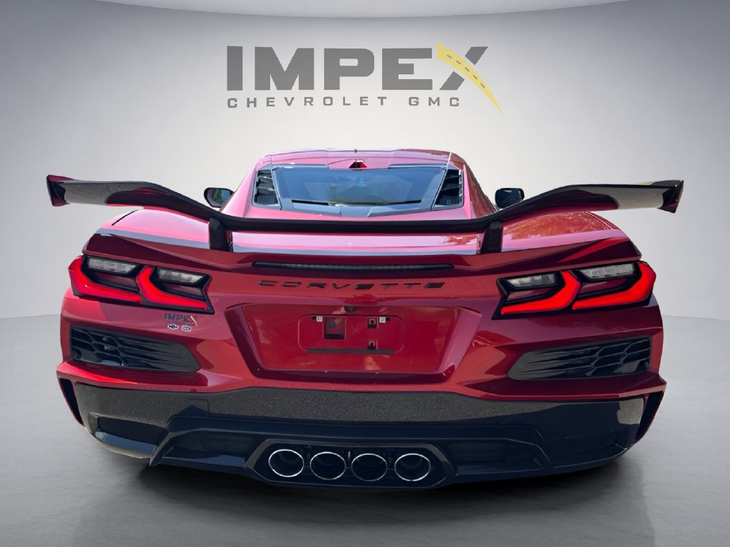 Used 2025 Chevrolet Corvette Z06 RWD image 4
