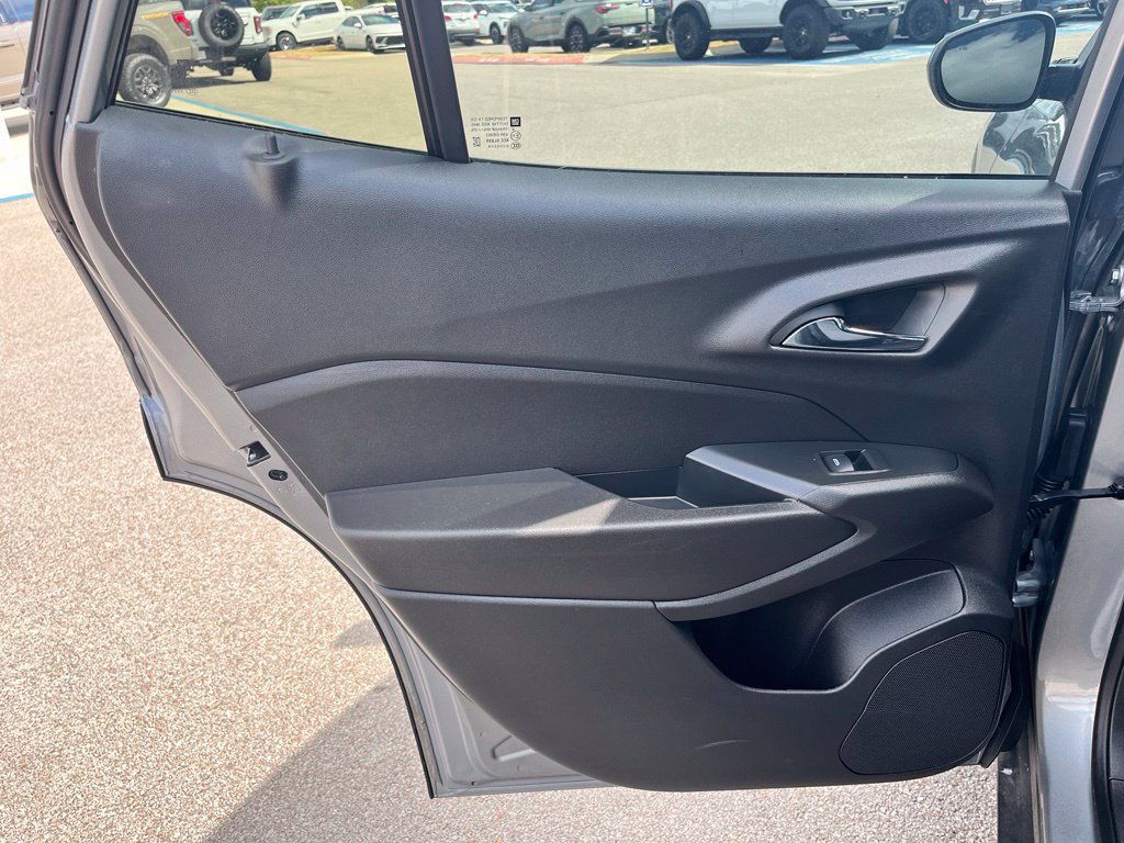 Used 2026 Chevrolet Trax RS FWD image 16