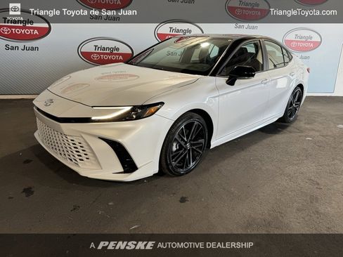 New 2025 Toyota Camry Hybrid image 1