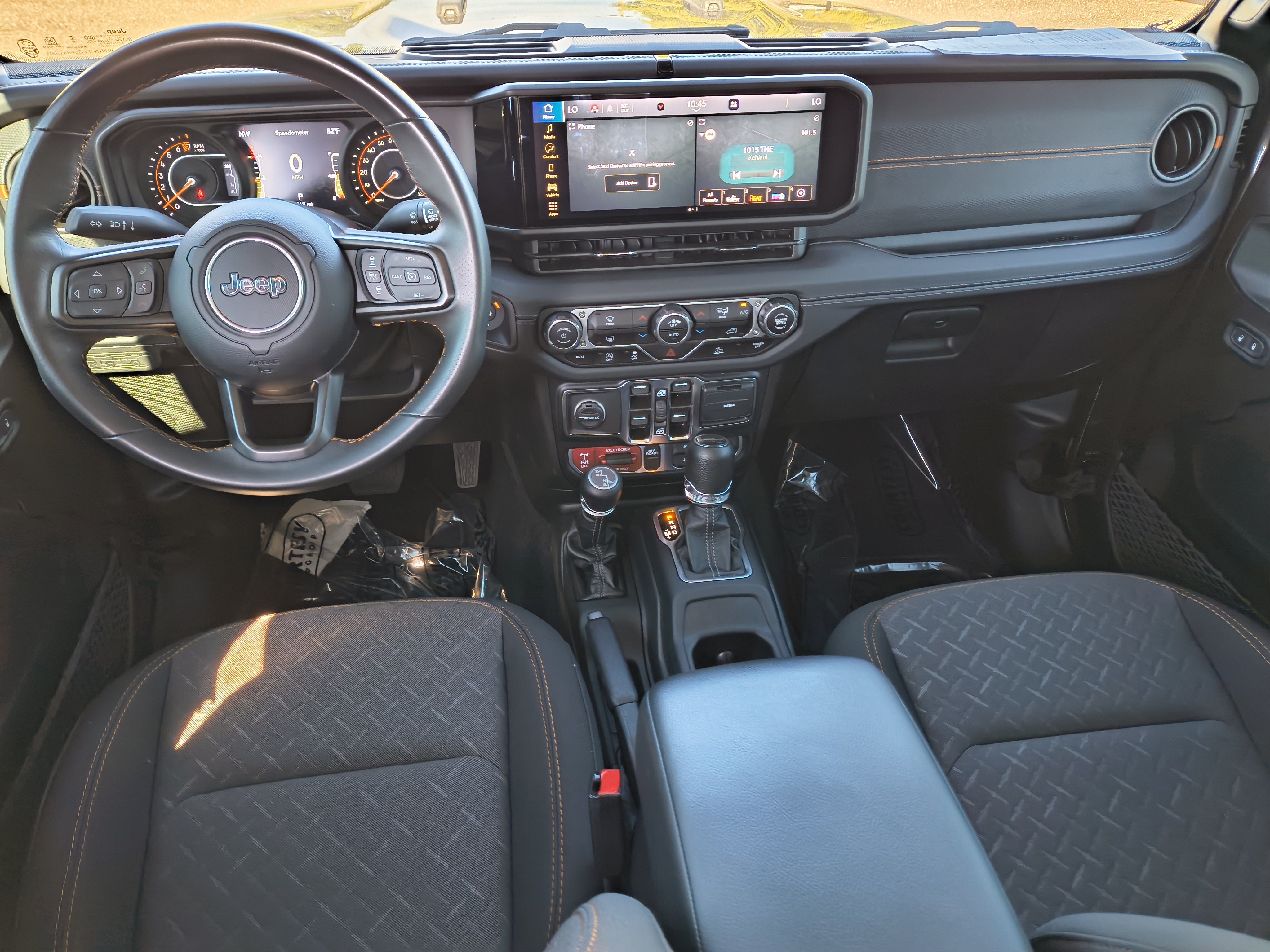 Used 2024 Jeep Gladiator Mojave AWD/4WD image 15