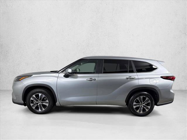 Used 2023 Toyota Highlander XLE FWD image 7