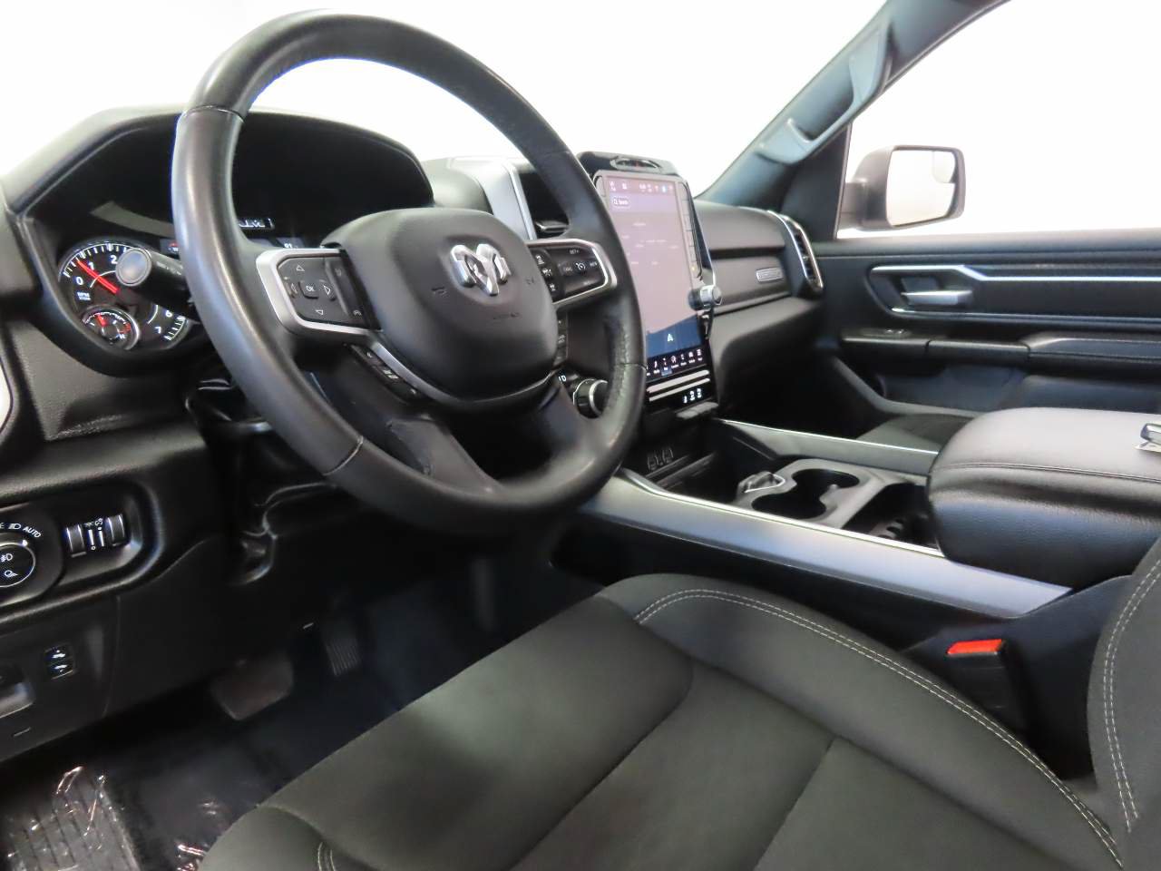 Used 2025 RAM 1500 Big Horn AWD/4WD image 10