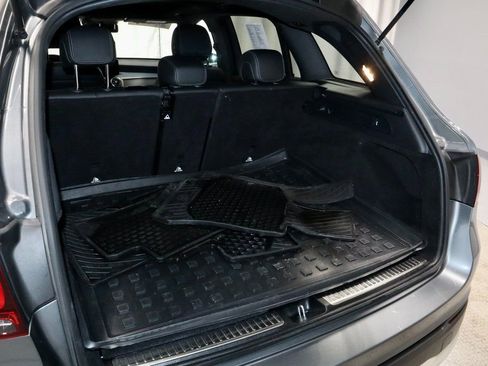 Used 2021 Mercedes-Benz GLC 300 4MATIC image 16