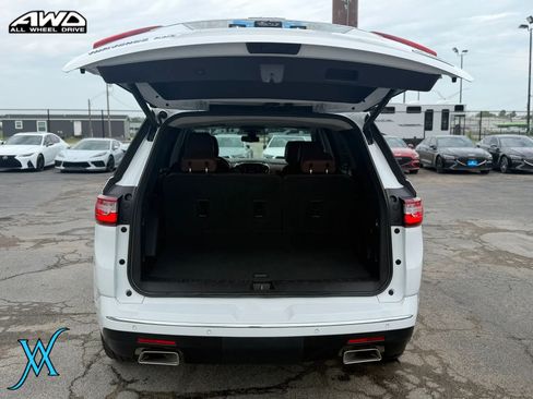 Used 2021 Chevrolet Traverse High Country AWD/4WD image 39