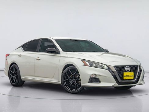 Used 2019 Nissan Altima 2.0 SR FWD image 1