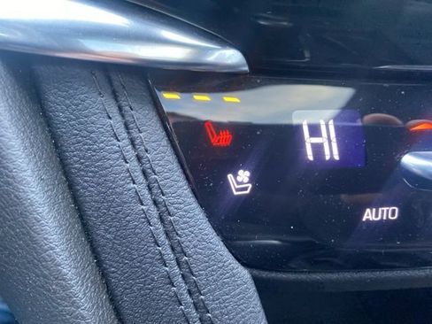 Used 2023 Cadillac XT6 Sport w/ LPO, ONYX Package image 14