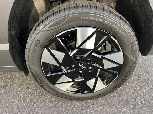 Used 2025 Hyundai Kona SEL image 30