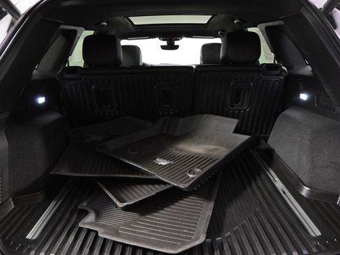 Used 2021 Cadillac XT5 Premium Luxury image 19